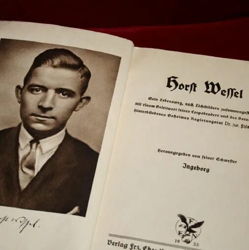 Песнь весселя. Ганса хорст весселя. вессель хорст фото. могила ганс хорст вессель.