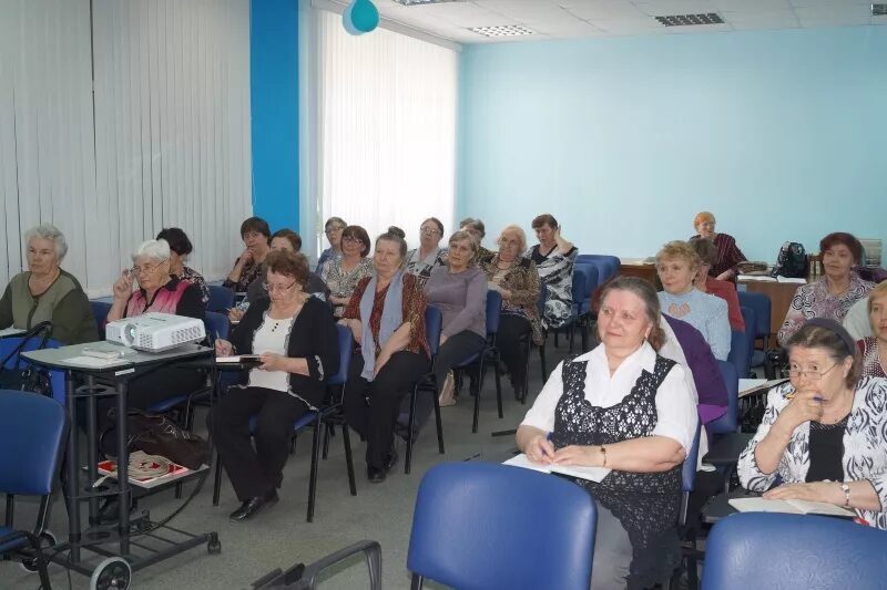 Налоговая нолинск кировская. Нолинск налоговая. Начальник ифнс по кировской области. Университет третьего возраста киров. Милкова елена леонидовна киров.