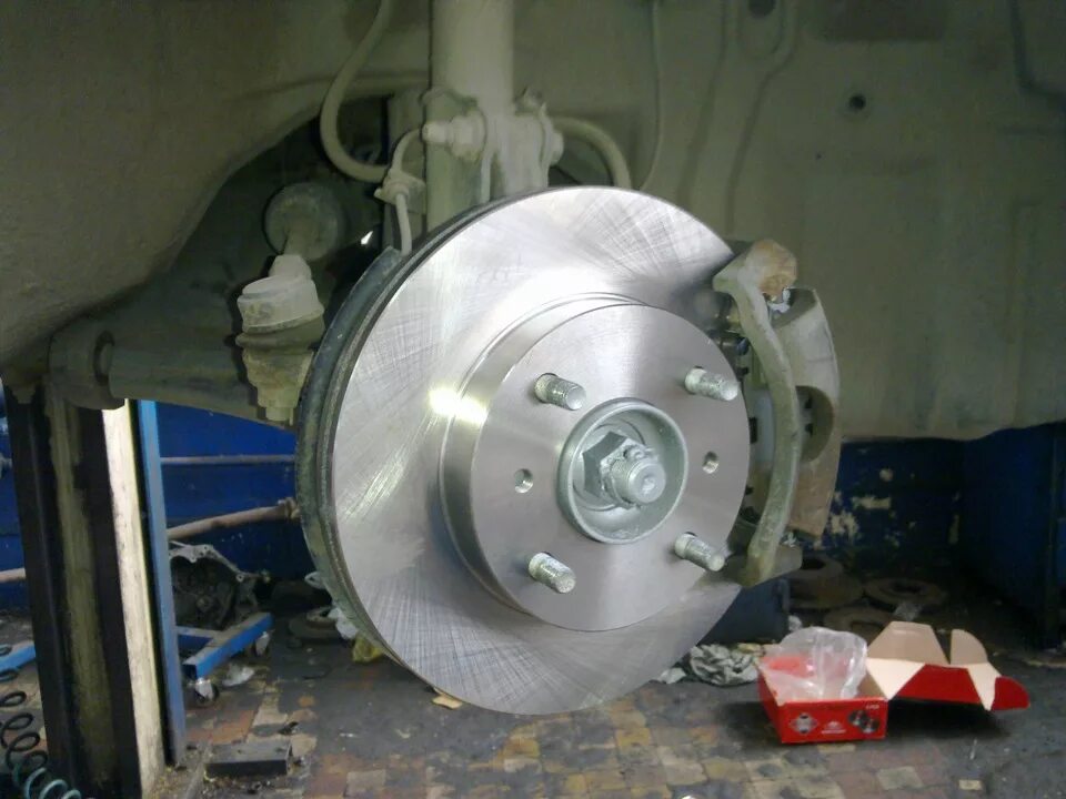 Передние тормозные диски nissan almera g15. Альмера классик передние диски. Тормозные диски ниссан альмера классик b10. Альмера классик передние диски. Тормозные диски nissan almera classic.