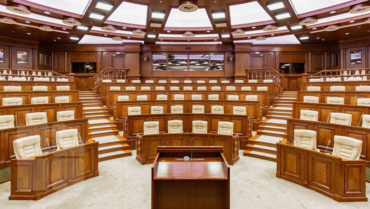 Какие партии пройдут в парламент. Заседание парламента. Парламент МД. Красивые залы заседания парламента. Непал зал заседаний парламента.