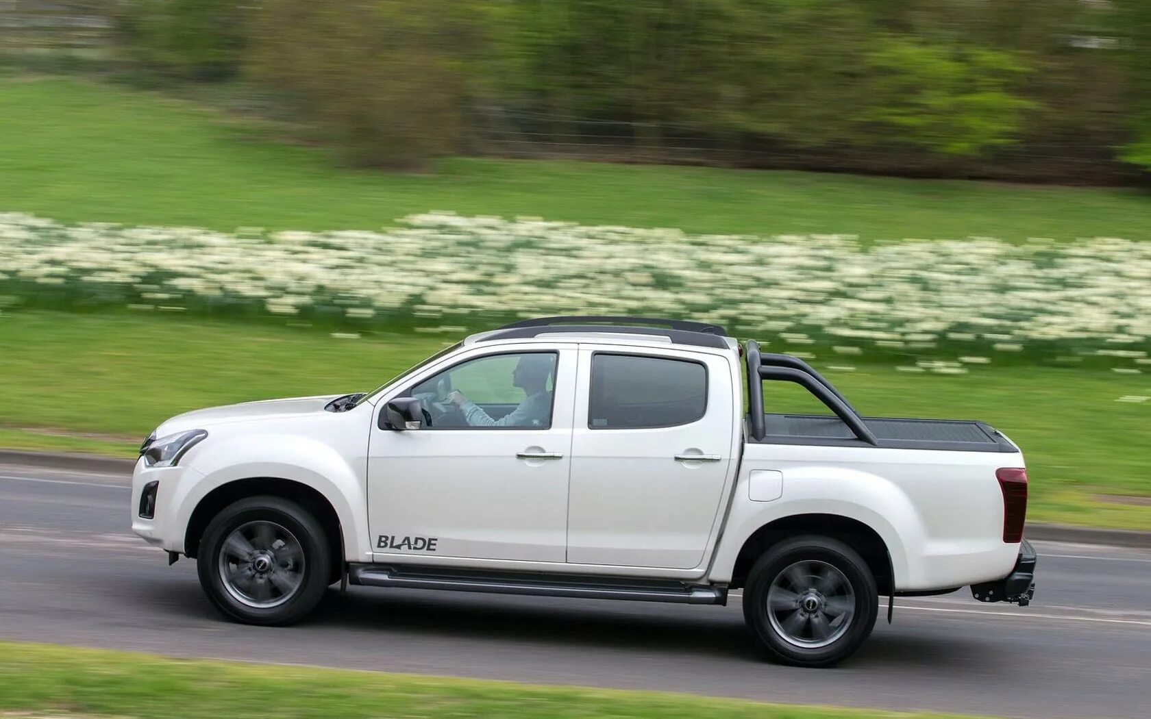 Исудзу пикап. Isuzu d-Max. Isuzu d'Max 2017. Isuzu пикап 2017. Пикап Isuzu d-Max.