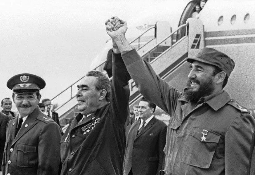 Кастро и че гевара. Кастро брежнев. Кастро брежнев. Кастро брежнев. Кастро брежнев.