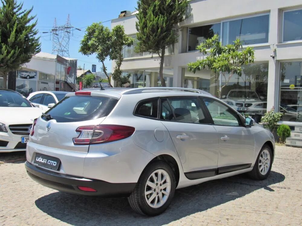 Megane dci. Рено Меган 3 2011. Рено Меган 3 1.5 DCI. Renault Megane 1.5. Рено Меган 3 1.5 DCI универсал.