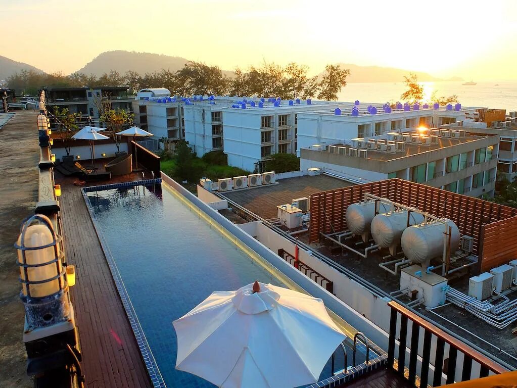 7q patong beach hotel 3
