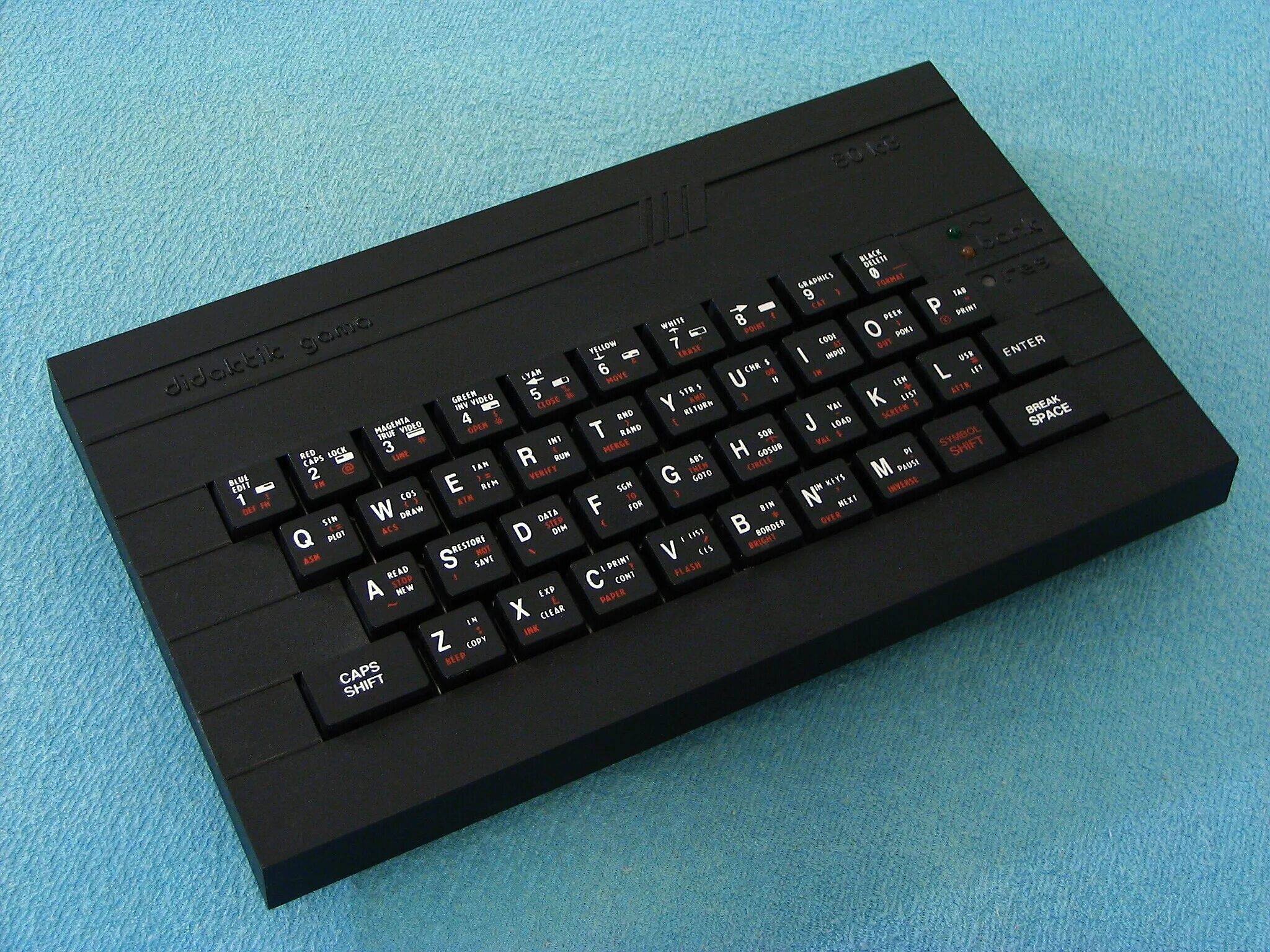 Компьютер zx spectrum. Компьютер zx spectrum 48k. zx spectrum 80. zx spectrum 48k клоны. zx spectrum 48.