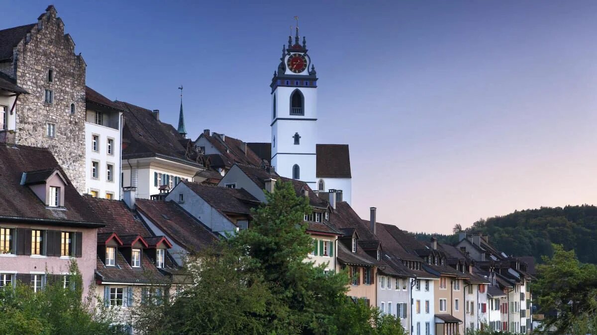 Das schweiz. Аарау Швейцария. Арау город в Швейцарии. Кантон Аргау Швейцария. Баден город в Швейцарии.