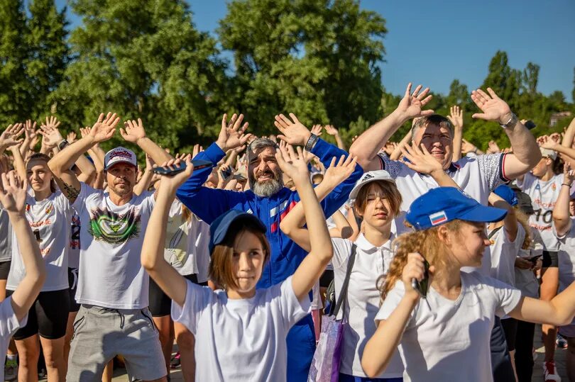 Мероприятия в таганроге. Жители Таганрога. Заряжен Таганрог мероприятие фото.