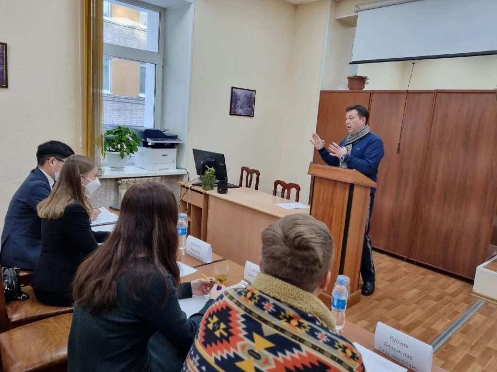 Аттестация экскурсоводов в санкт петербурге. Аттестация экскурсоводов и гидов-переводчиков. аттестация экскурсоводов. аттестация гидов. аттестация гидов-экскурсоводов.