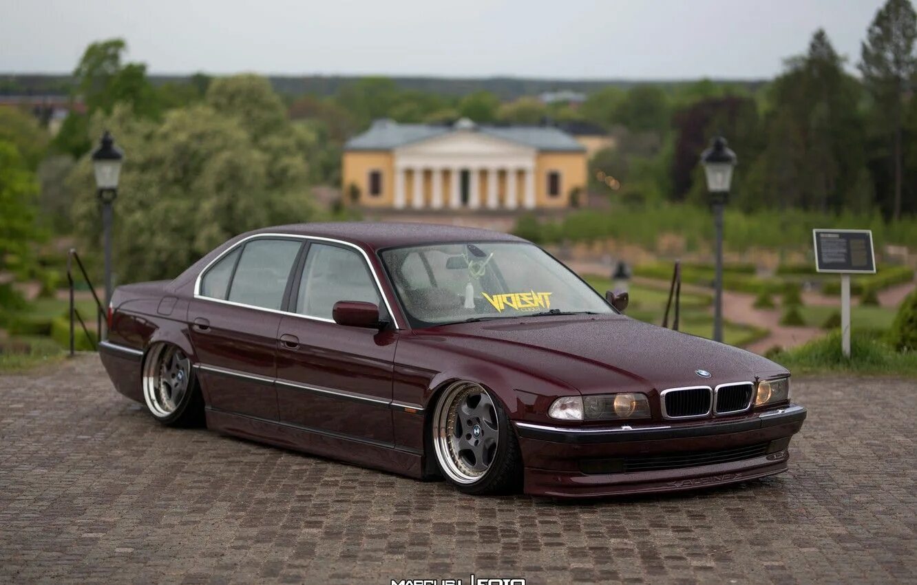 BMW e38 стенс. BMW 7 e38. BMW 7 е38. БМВ 7 е38 stance. Bmw series e38