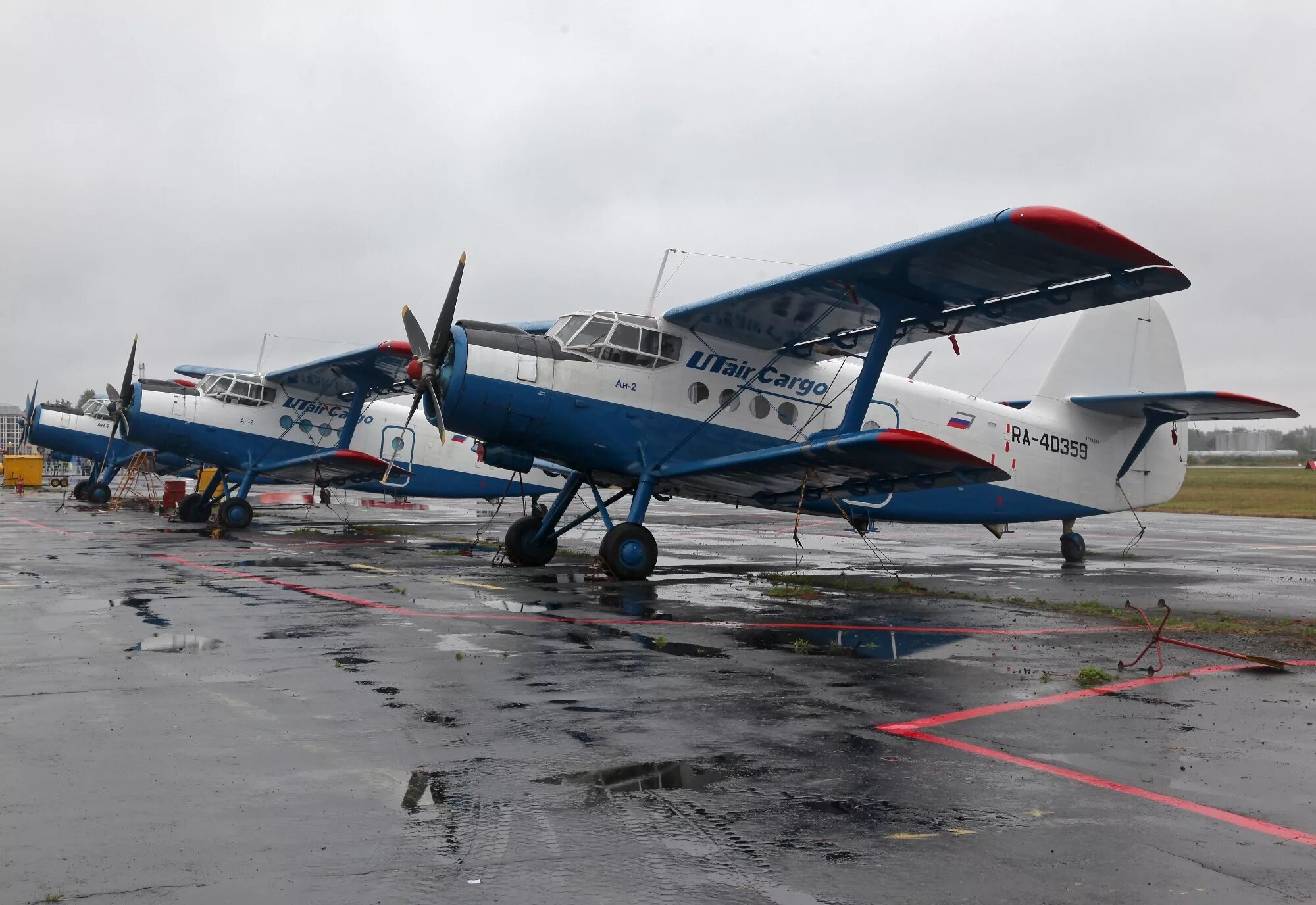 Полет на самолете тюмень. АН 2 ЮТЭЙР. Гидросамолет "АН-2 В". АН 24 ЮТЭЙР. АН 2 авиакомпания агат.