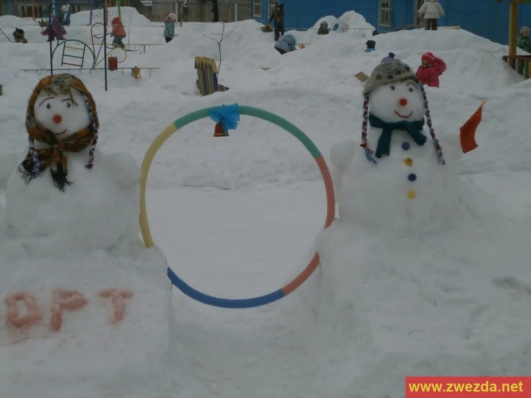 зимние постройки на участке детского сада. снежные фигуры для детского сада на площадке. снежные фигуры для детского сада. снежные постройки в детском саду на участке. снежные фигурки для детских площадок.