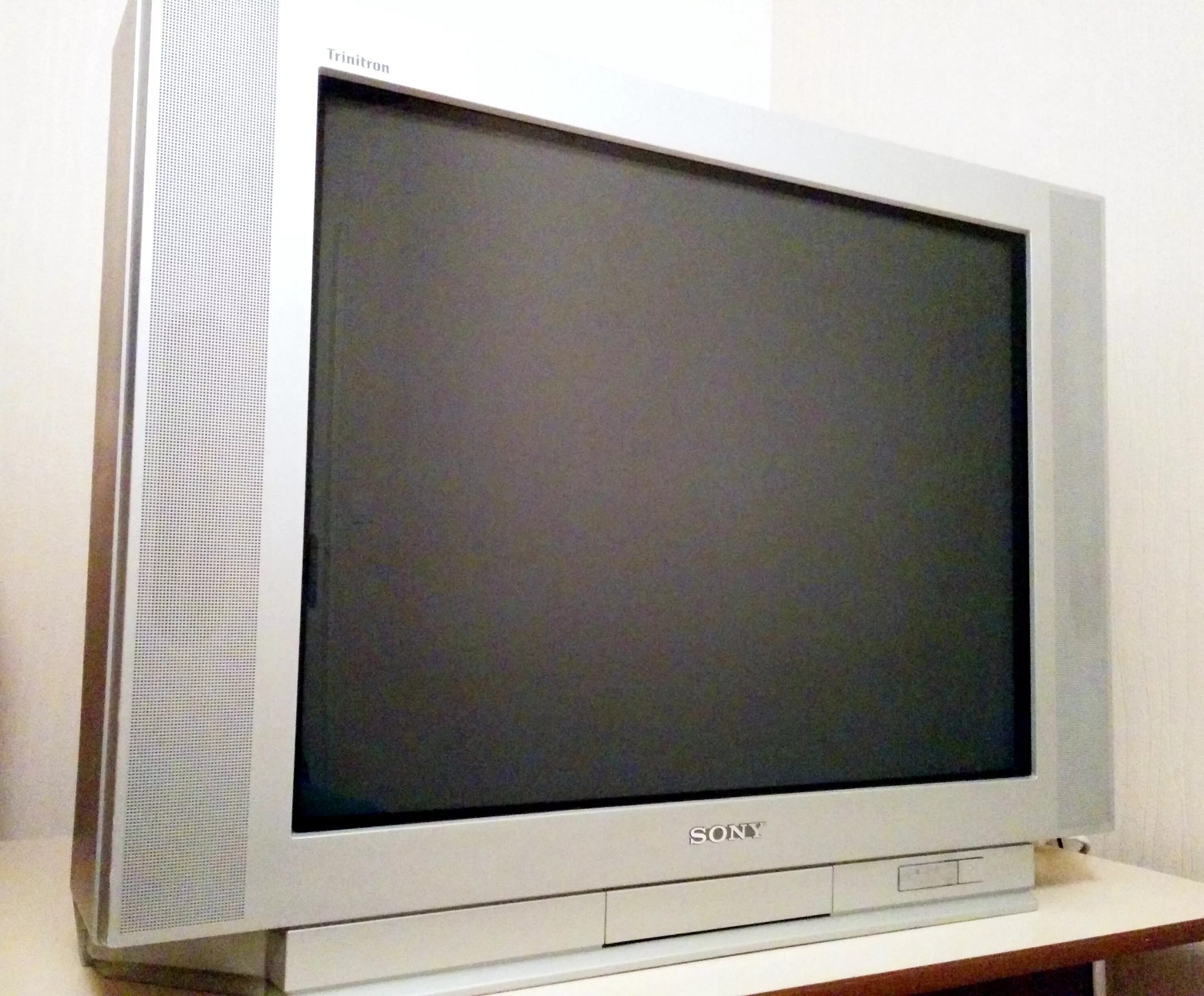 Sony trinitron 14 дюймов. Trinitron sony kv 27. Sony trinitron kv 29. Кинескопные телевизоры sony. Старый телевизор sony trinitron.