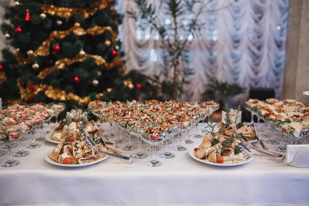 ковка столы барный лофт. европейская рассадка. архполе стол. столы елочкой.