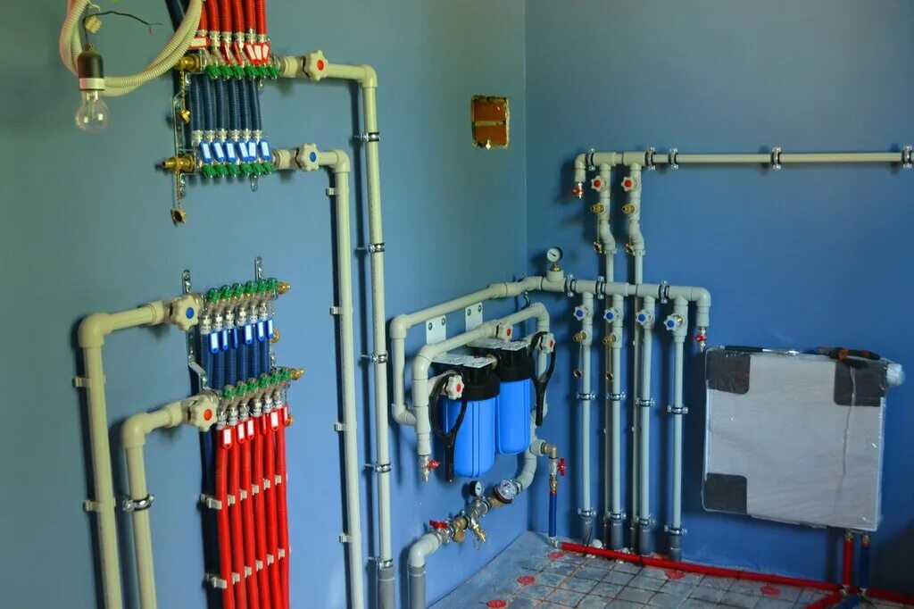 разводка воды в частном доме от центрального водопровода. прокладка труб водоснабжения в частном доме. разводка труб водоснабжения в частном доме. разводка в котельной в частном доме. водопровод в бане.