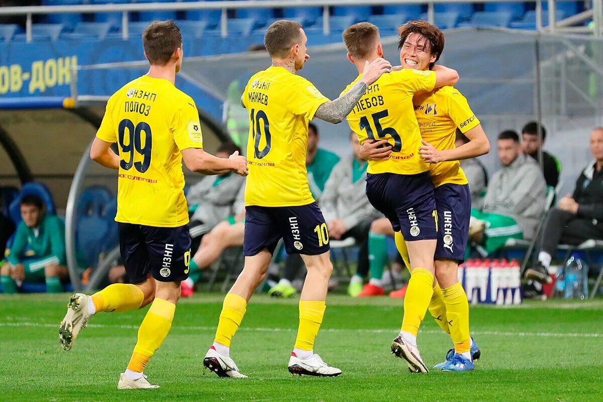 Fc rostov ru. FC Rostov игроки ФК «Ростов». ФК Ростов Ахмат. ФК Ростов 2022 команда. Игроки ФК Ростов 2021-2022.