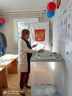 Первый день голосования избиратели на участке