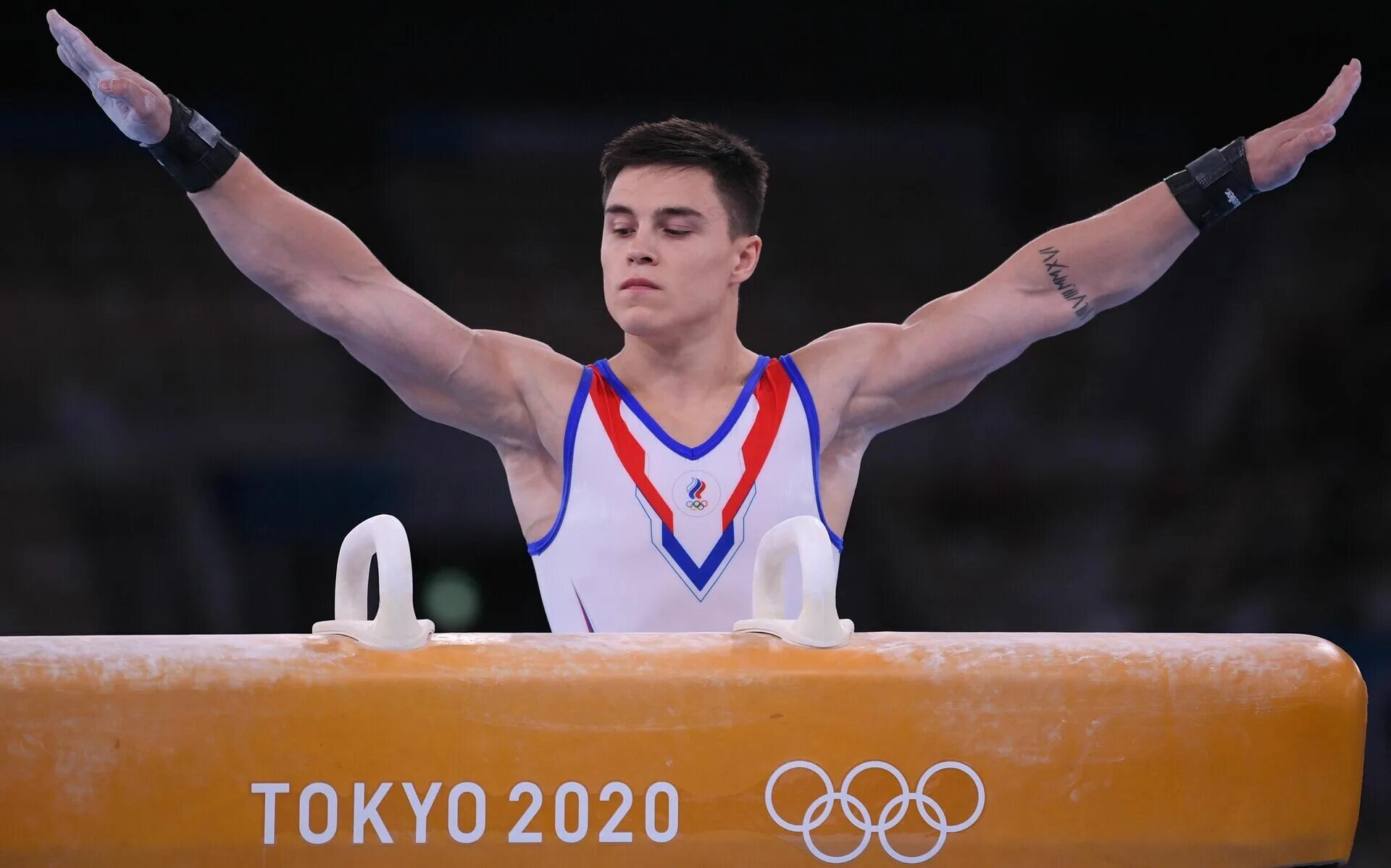 Спортивная гимнастика командные соревнования. Художественная гимнастика мужчины. Мужская сборная по гимнастике. Гимнастика мужчины командное. Далалоян гимнаст.