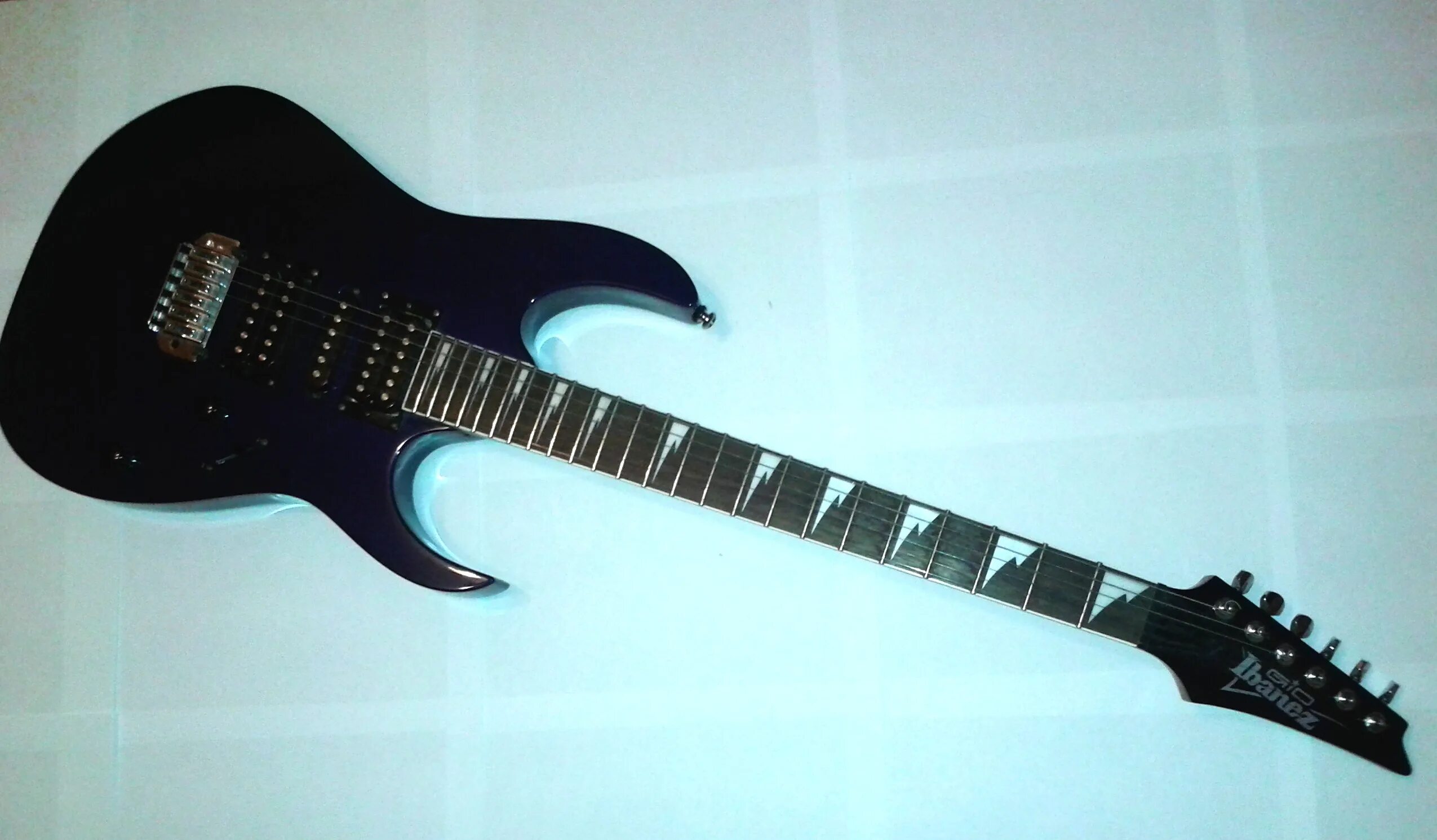 Б\у электрогитары. Электрогитара flight se35. Invasion eg750. Ibanez rg421hpam-abl. Электрогитара rockdale stars hss white.