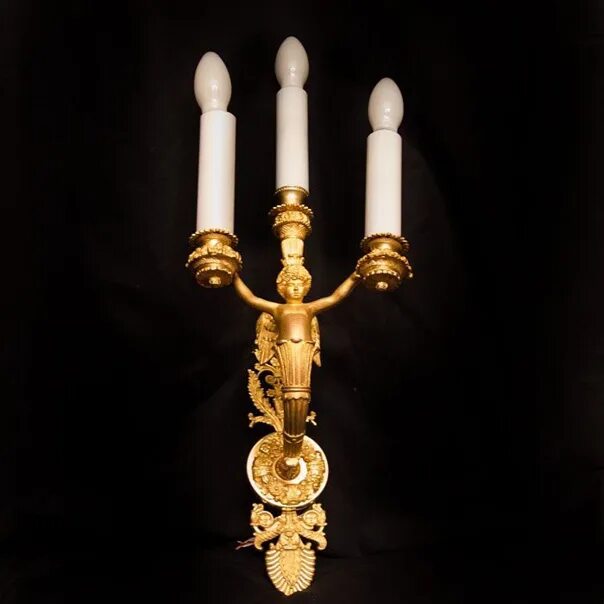 Архиерейский трехсвечник 8. Апмпли фонарь 19 век светильник. Лампа жирандоль 19 век антикварная. Настенные канделябры 19 век. Светильник канделябр настенный.
