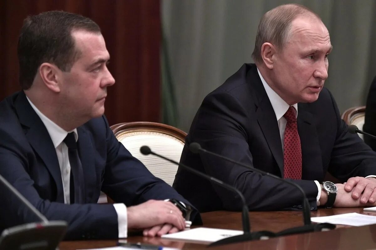 Отставке российского правительства. Медведев правительство. Отставка правительства. Отставка правительства 2020.