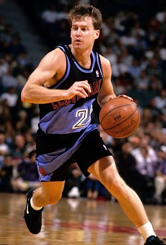 Mark price. Cavaliers Basketball. Muggsy Bogues. Джою с ман баскетболист.