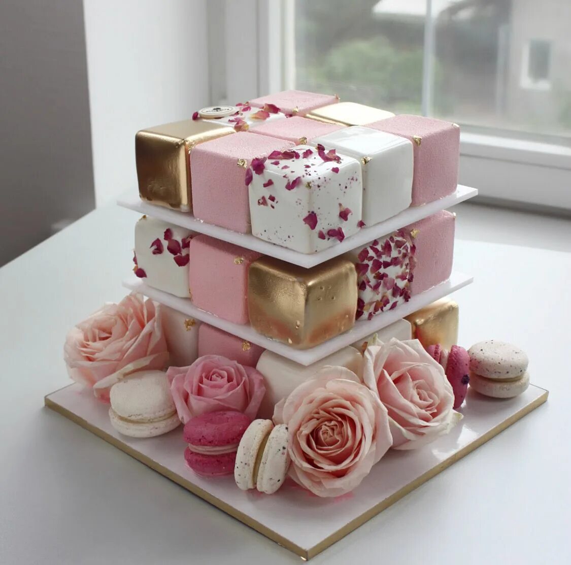 Рождения 2023. Оригинальные торты. Квадратный свадебный торт. Стильный торт. Стильный торт на день рождения.