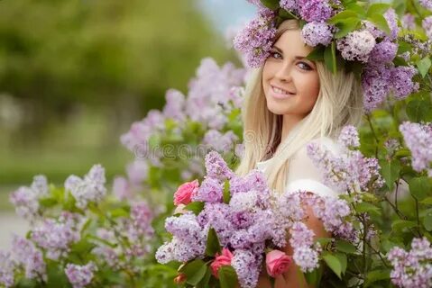 Май девушка день