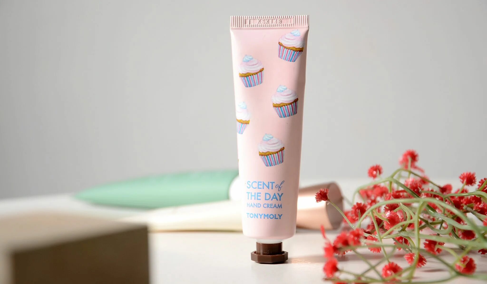 Tony Moly Scent of the Day hand Cream. Tony Moly Scent of the Day hand Cream so Sweet 30 мл.. Крем Sweet hand Cream. Крем для рук с экстрактом папайи.