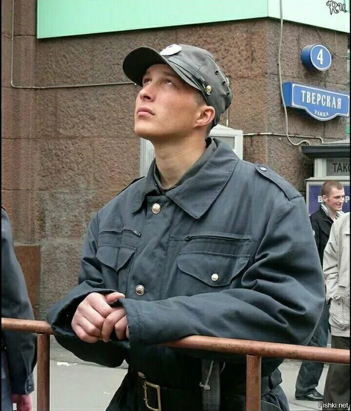 Почему хочу работать в полиции. Следователь профессия. Мемы про полицию. Не хочу работать в полиции. Мемы про полицию.