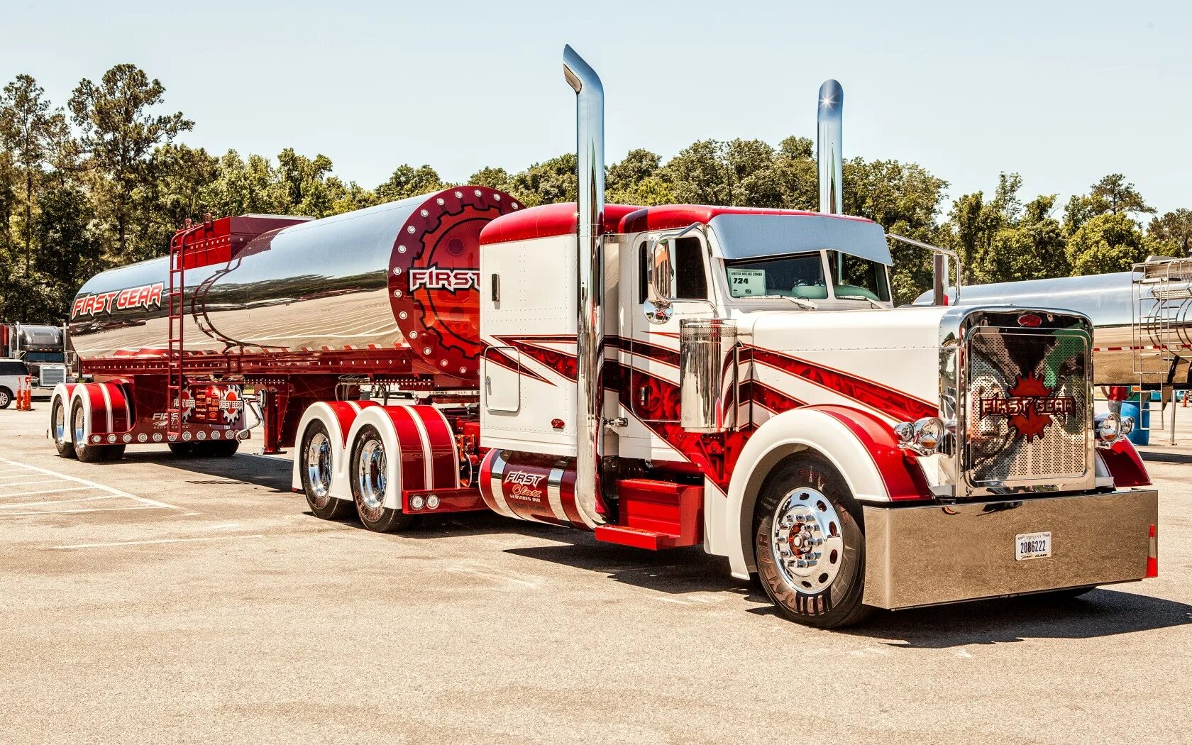 Грузовики очень. Грузовик Peterbilt 389. Американский грузовик Peterbilt. Петербилт Шлюмберже. Американские тягачи Петербилт.