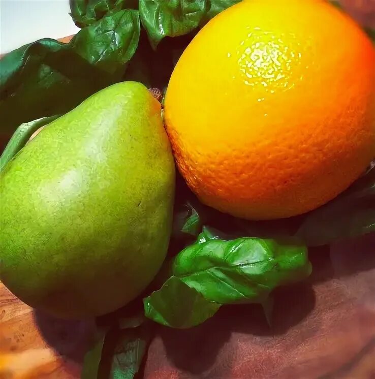 Orange pear. Апельсин и груша. Оранжевая груша. Лимон апельсин груша. Грушевый апельсин.