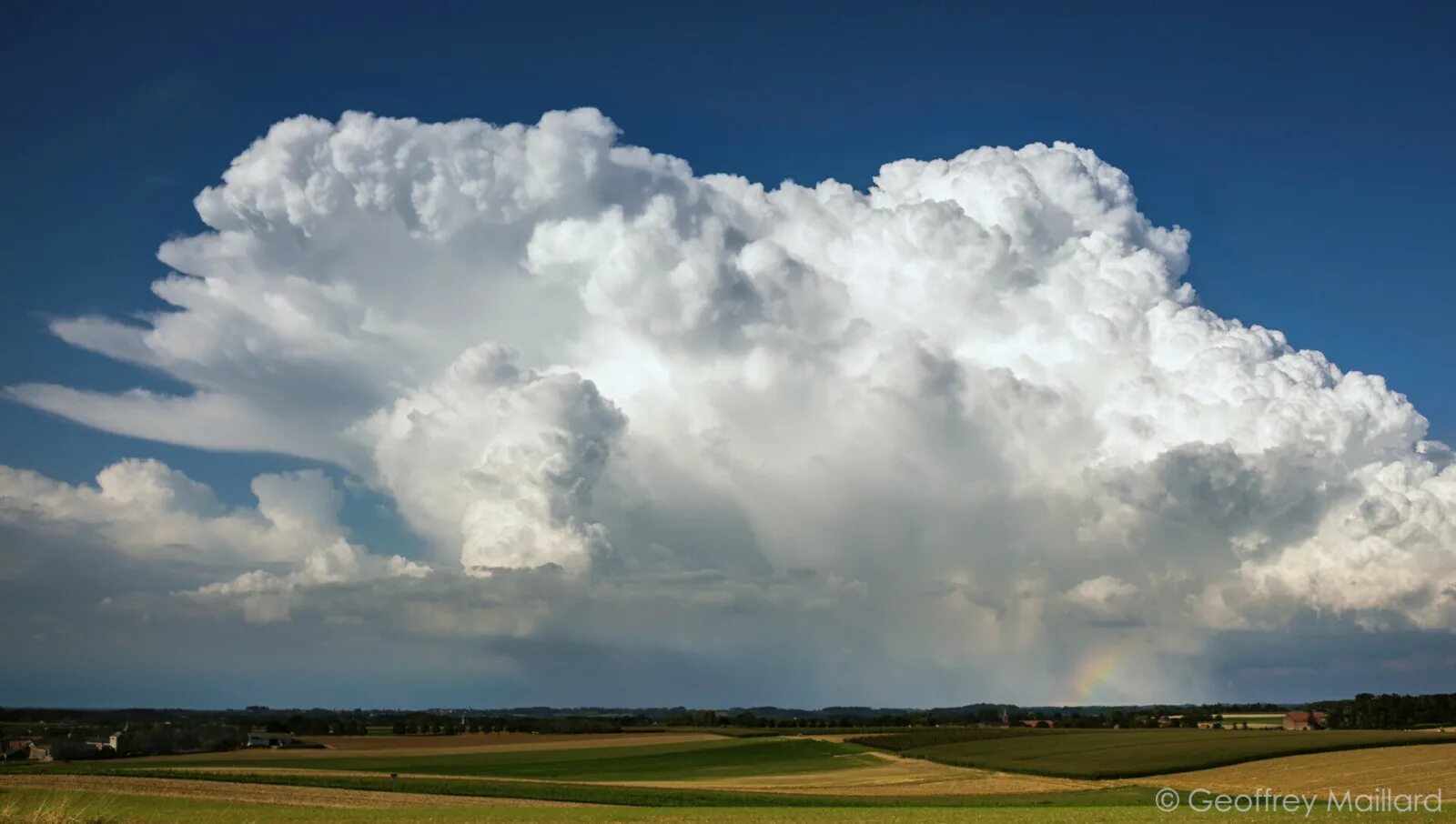 Big clouds. Кучевые и кучево-дождевые. Кучевые дождевые облака. Кучево-дождевые облака вертикального развития. Кучево-дождевые облака облака.