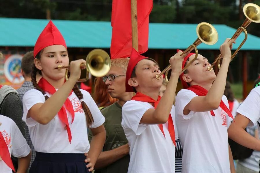 Фф лето в пионерском