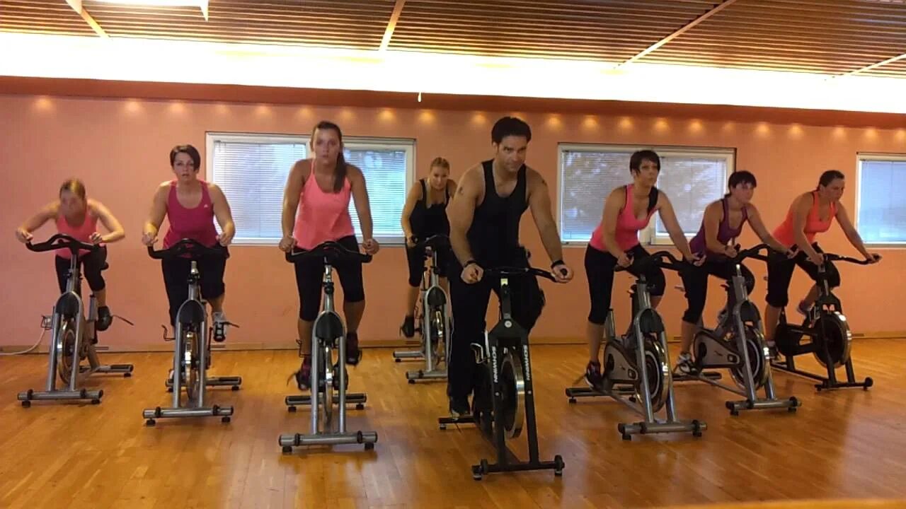 Spinning mp3. Cycling/Spinning (сайклинг/спиннинг). Сайклинг в Москве. Сайкл фитнес фото высокое качество. Сайклинг в 90-х годах.