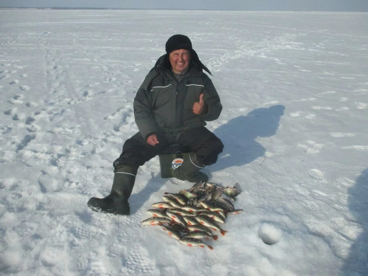 песни про рыбалку. песня для зимней рыбалки. любитель рыболов текст. стих про рыбака. песня рыболов текст.