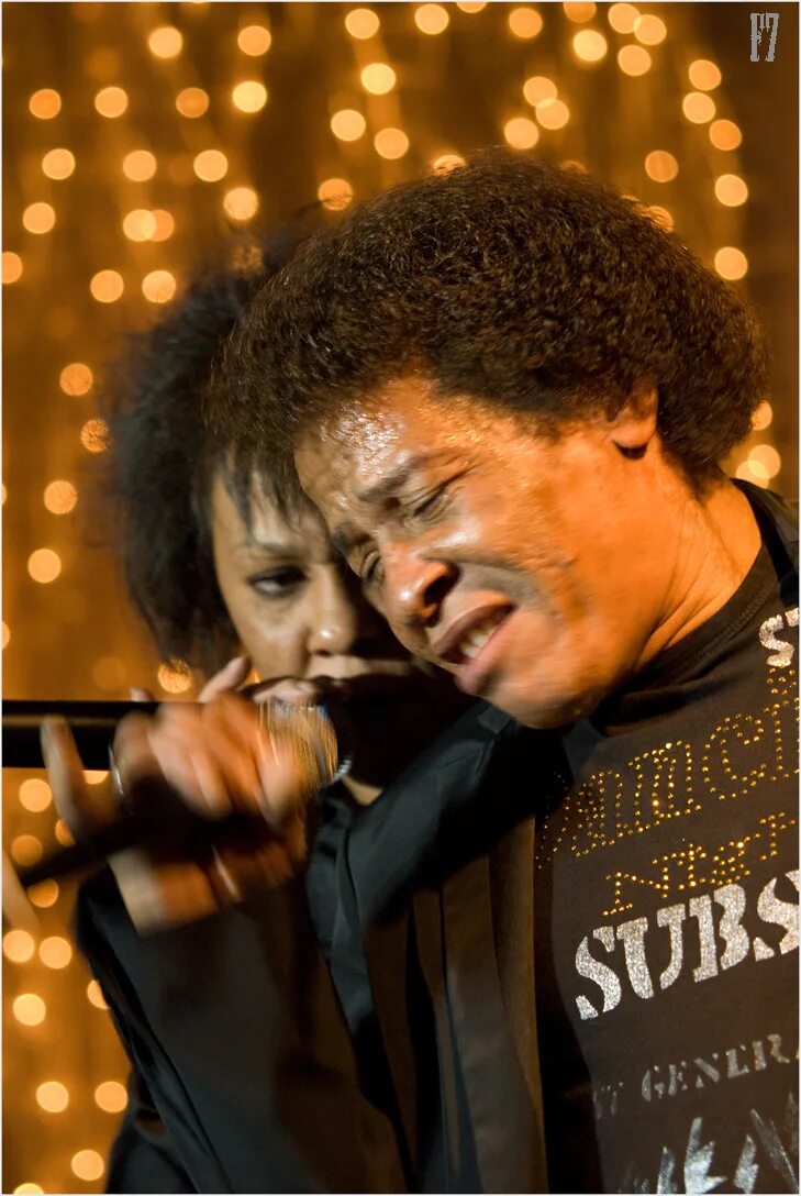 Известный зарубежный дуэт. Иностранец дуэт. Ottawan солистка. Группа ottawan. Nancy sidorov.