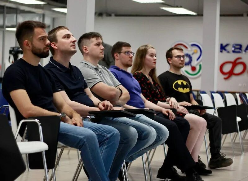 Молодежный парламент 2023. Молодежный парламент 2023. Председатель молодежного парламента вологодской области федорова. Молодежный парламент красноярского края 2 созыва. Студенты в парламенте.