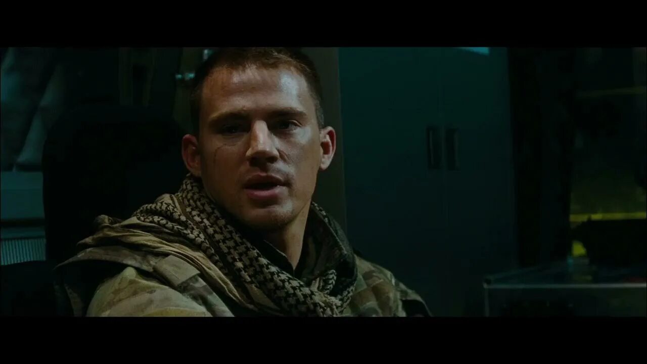 Кобра сталлоне. Кобра трейлер на русском. Кобра трейлер на русском. Кобра трейлер на русском. Кобра 1986 плакат.