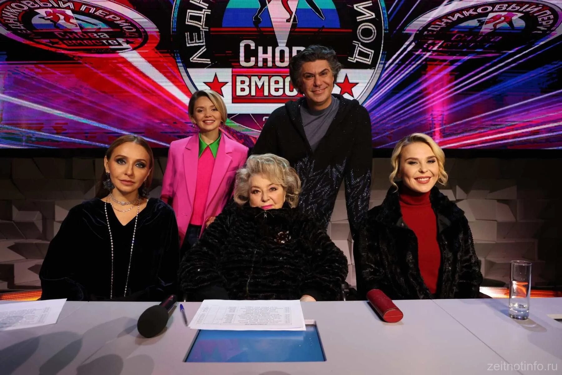 Оксана домнина 2020. Снова вместе ледников. Снова вместе ледников. Дмитрий соловьев и наталья подольская ледниковый период. Жюри шоу фантастика на 1 канале.