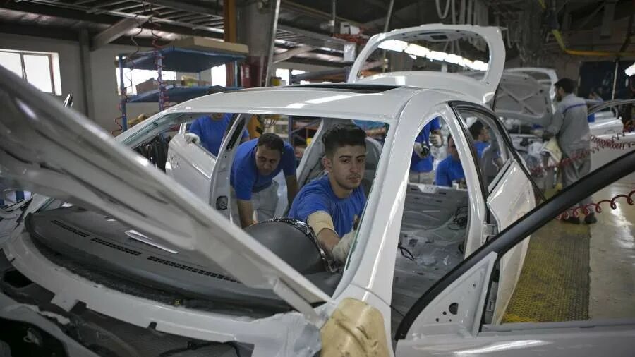 Iran khodro tara 2021. Иранский автопром. Iran khodro завод. Машина iran khodro 2022. Iran khodro khazar.