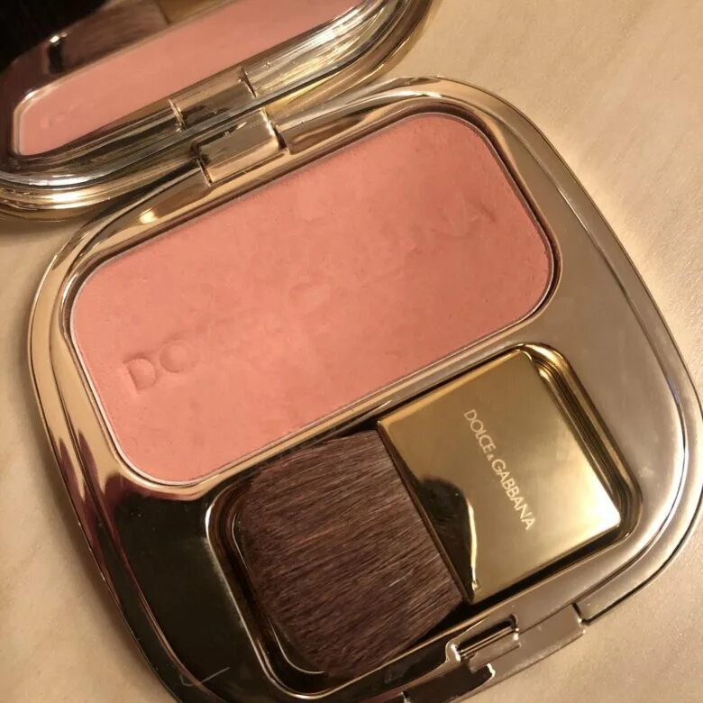 Dolce blush. Румяна Дольче Габбана 110 natural. Дольче Габбана румяна 500. Румяна 110 Дольче Габбана. Дольче Габбана румяна natural.