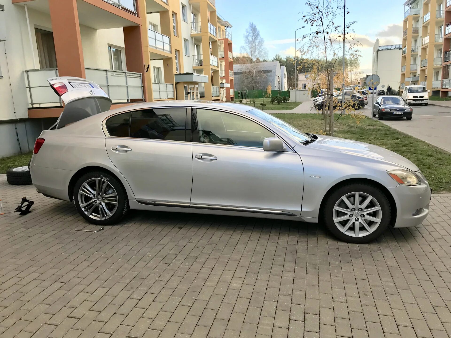 Диски lexus gs. Диски gs450h. Lexus gs450 диски. Лексус ГС 300 на дисках. Диски на Лексус гс300 2008.