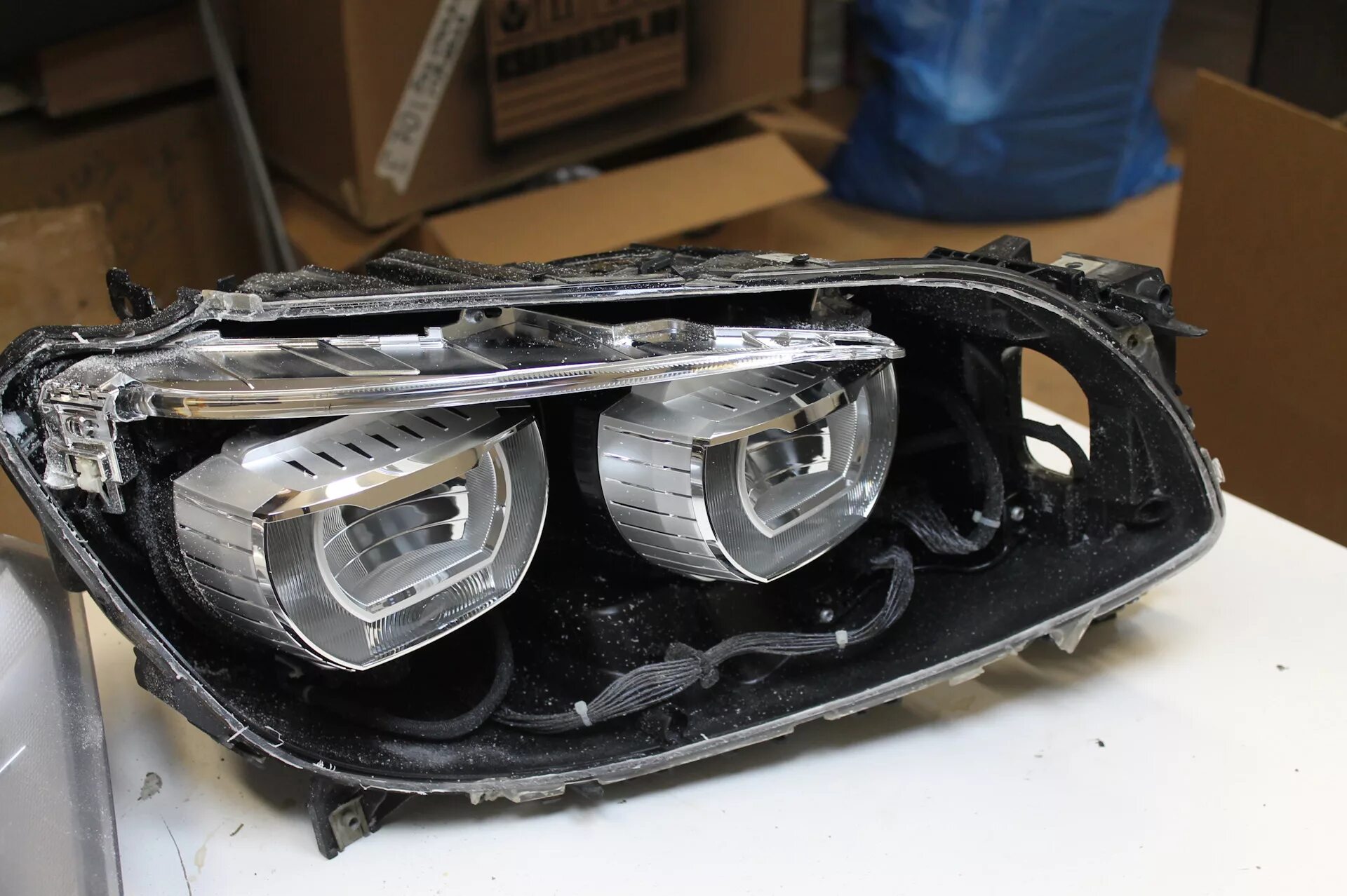 Led фары BMW f01. Линзы фар БМВ f10. BMW f25 led фары. Блок фары BMW f10 f02.