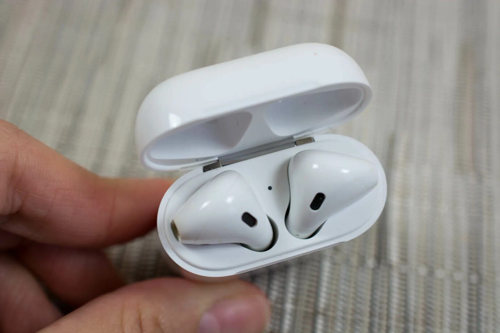 Airpods беру