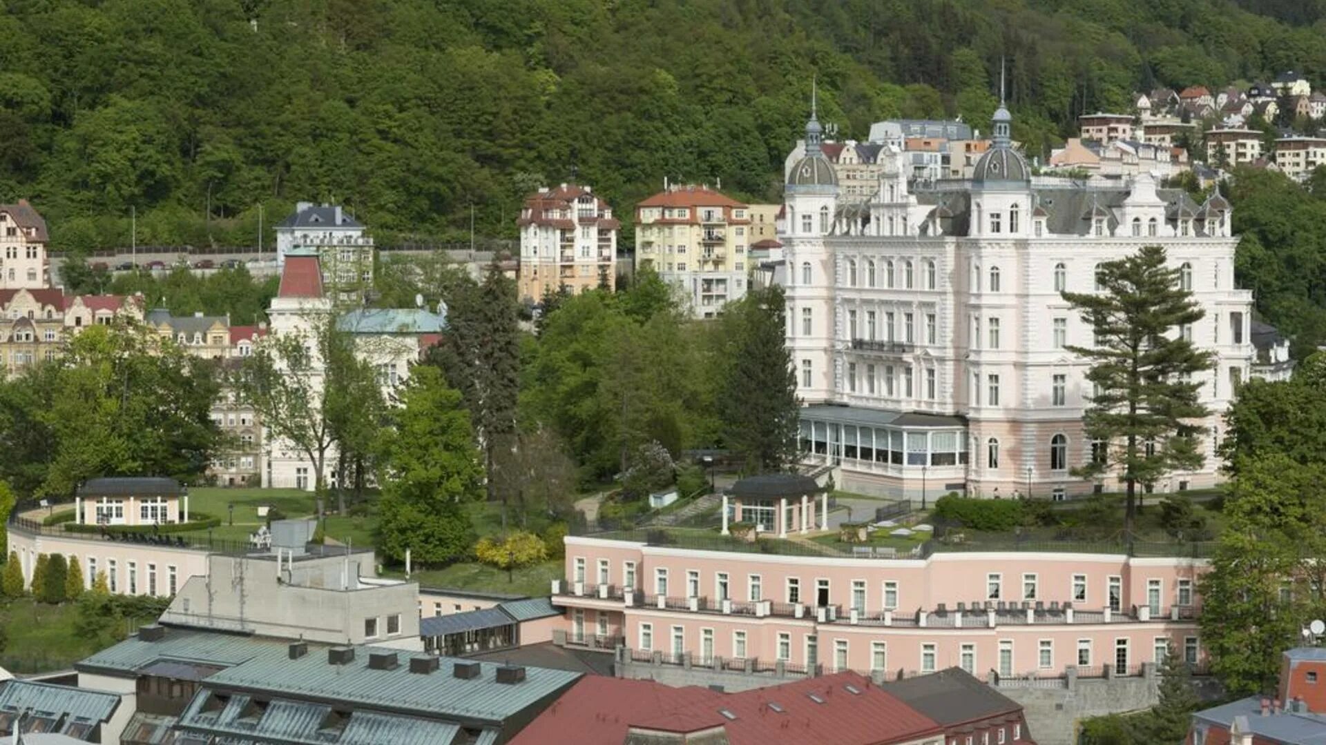 дом в карловых варах. карловы вары термал.