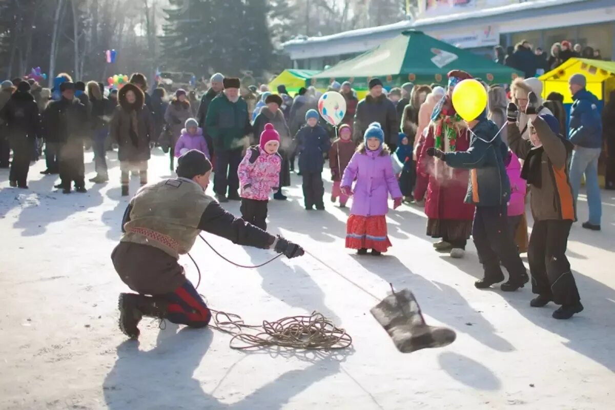 Игры на масленицу для детей 5 лет. Масленичные игры и забавы на улице для детей. Игры и забавы на Масленицу для детей. Соревнования на Масленицу. Уличные игры на Масленицу.