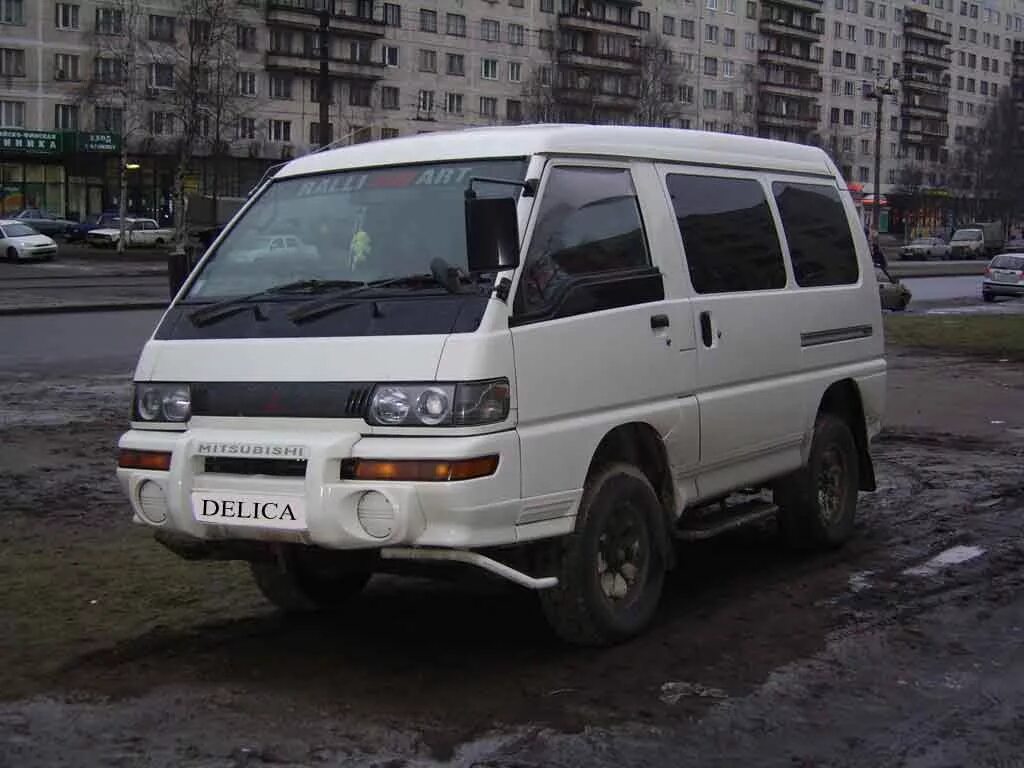 Купить митсубиси делику владивосток. Mitsubishi Delica p35w. Делика 35 кузов. Mitsubishi Delica 35 кузов. Mitsubishi Delica p35w трансмиссия.