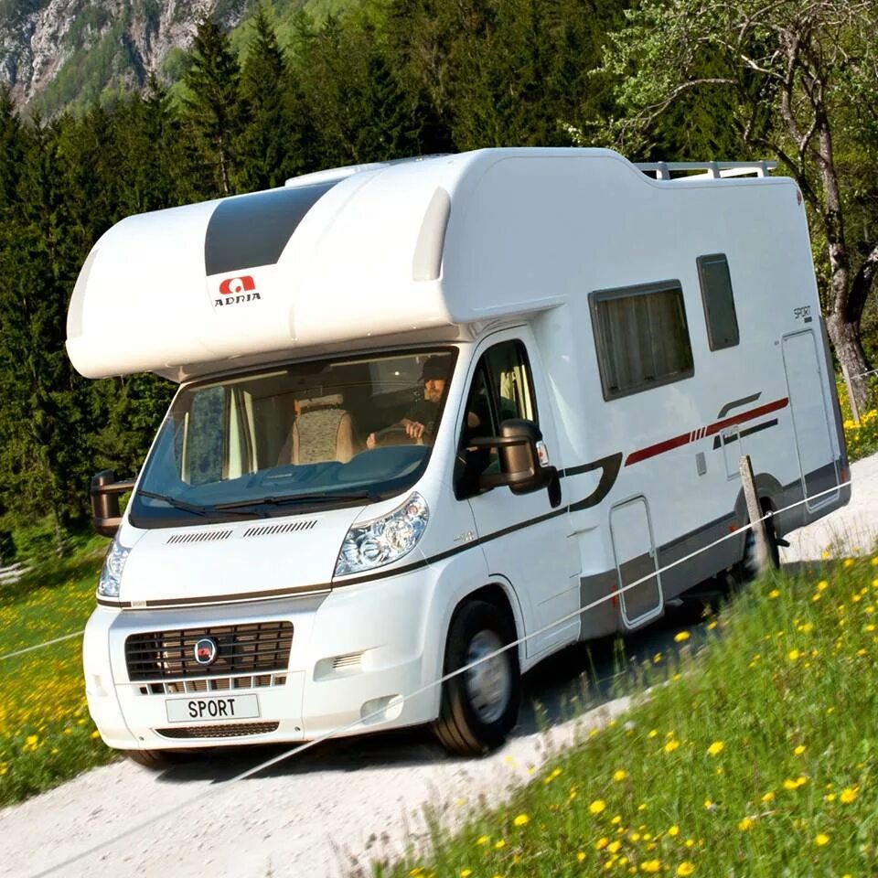 Кемпер фото. Camper автодом. Adria Sport автодом. Adria Sport a690dk. Альковный автодом.