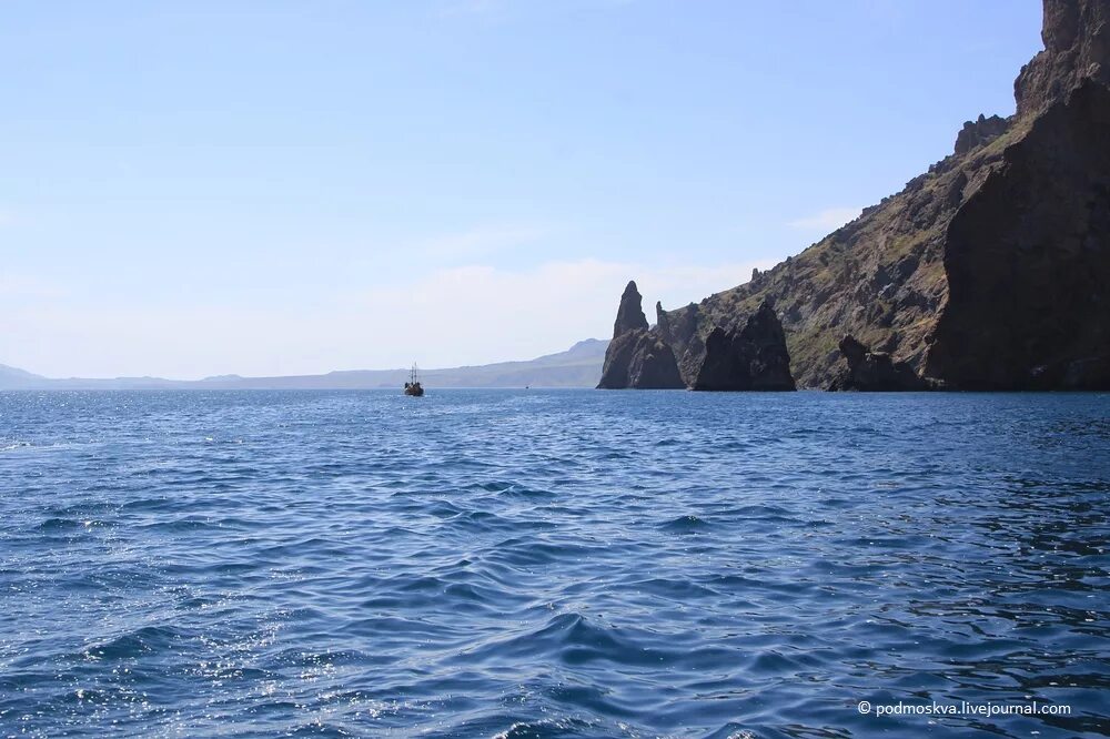 Карадагская змея в крыму. Коктебель Карадагский змей. Карадагский змей в Крыму. Карадагский монстр в Крыму. Карадагское чудовище в черном море.