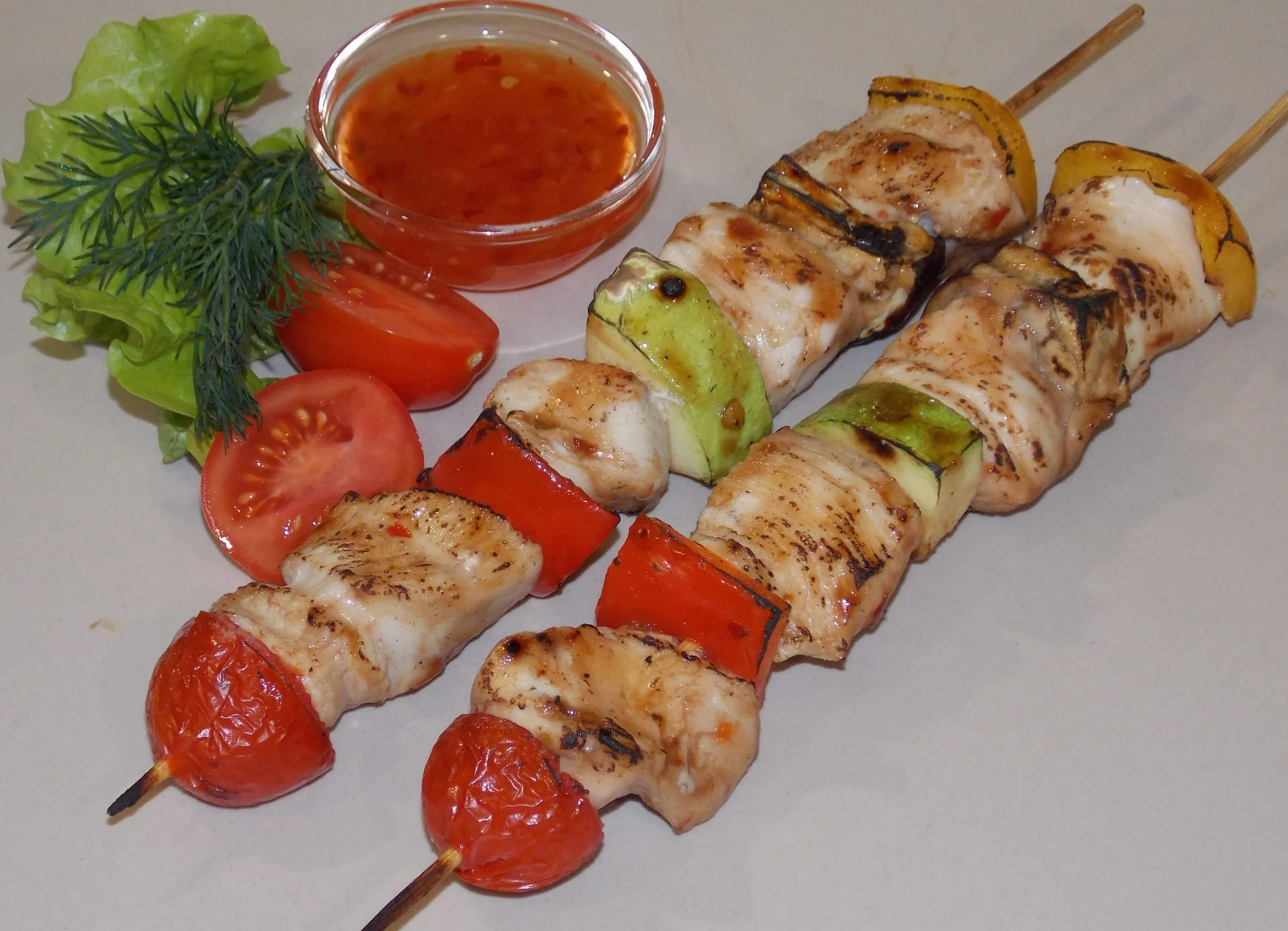 Сколько по времени шашлык из курицы. Шашлык из курицы. меню шашлычки. шашлык из курицы с перцем. шашлычки куриные с болгарским перцем.